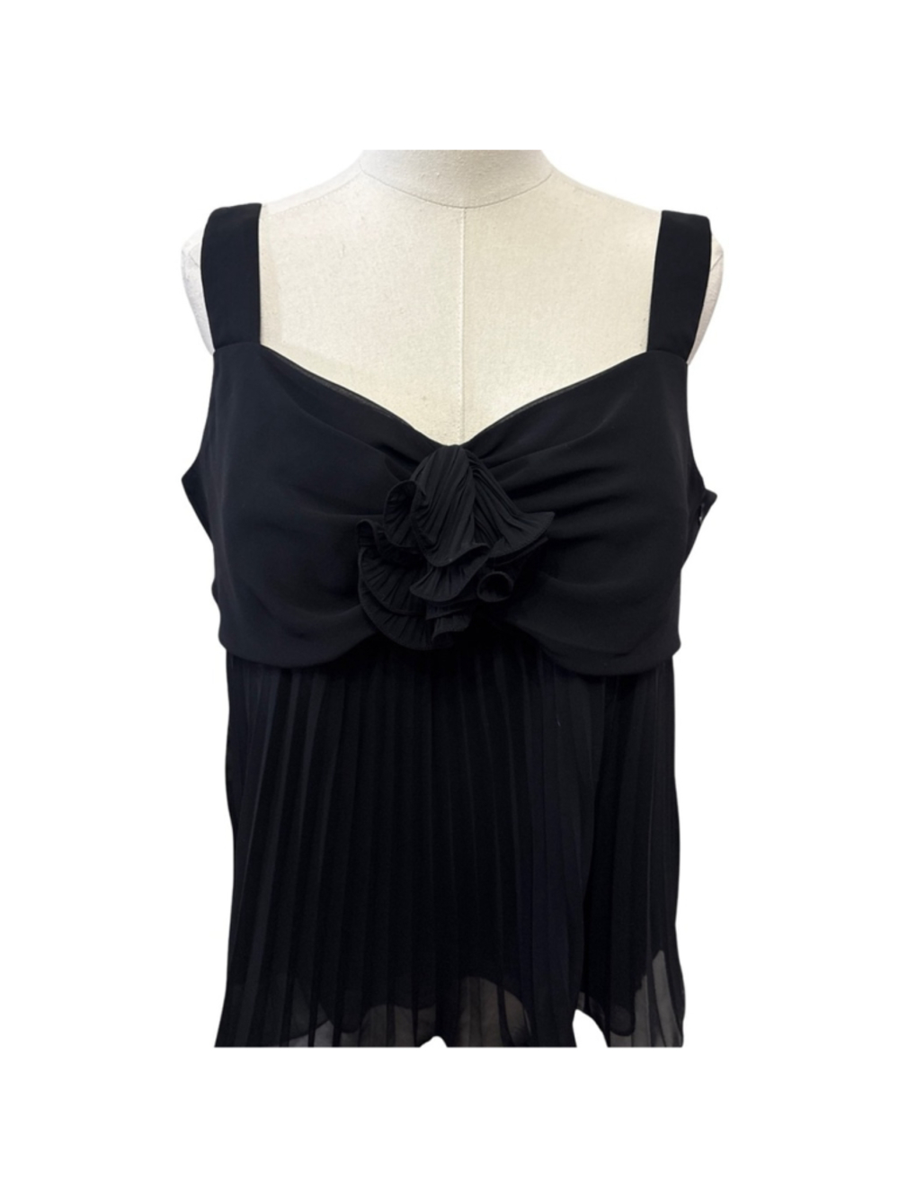 Elegant Black Pleated Women's Top - size 18